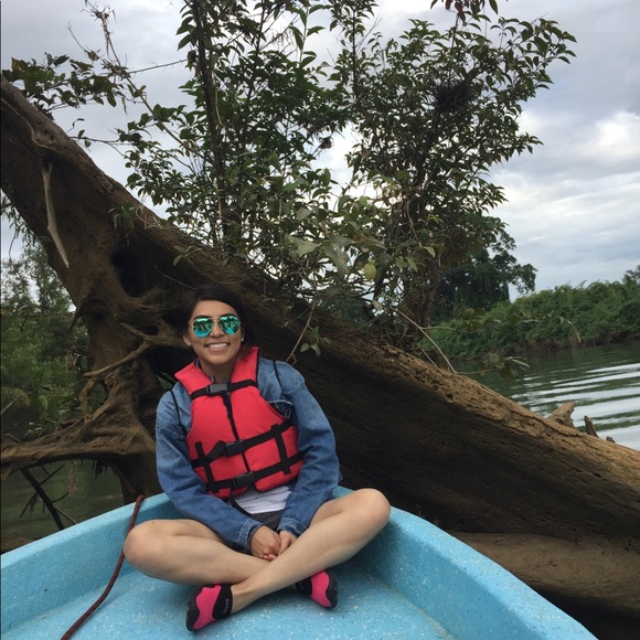 Meet your Posher, Karla - Picture 1 of 1